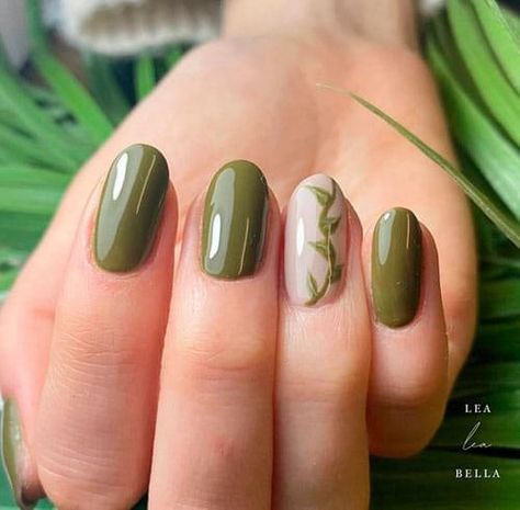 Olive Green Nails, Leaf Nail Art, Accent Nail Art, Olive Nails, Gel Acrylic Nails, Green Nail Designs, Blue Acrylic Nails, Subtle Nails, Green Nail Polish