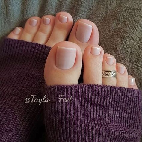 Nail Paint Colors, Feet Nail Design, Gel Toe Nails, Toe Nail Color, Pretty Toe Nails, Hello Nails, Cute Toe Nails, Minimal Nails, Casual Nails