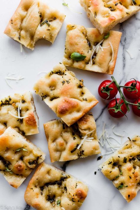 Crisp, chewy, and extraordinarily flavored homemade focaccia bread on sallysbakingaddiction.com Top with garlic, rosemary, thyme, basil, and more of your favorite herbs! Herb Focaccia, Galette Des Rois Recipe, Homemade Focaccia Bread, Homemade Focaccia, Sallys Baking, Rosemary Herb, Homemade Sandwich, Sally's Baking, Savory Herb