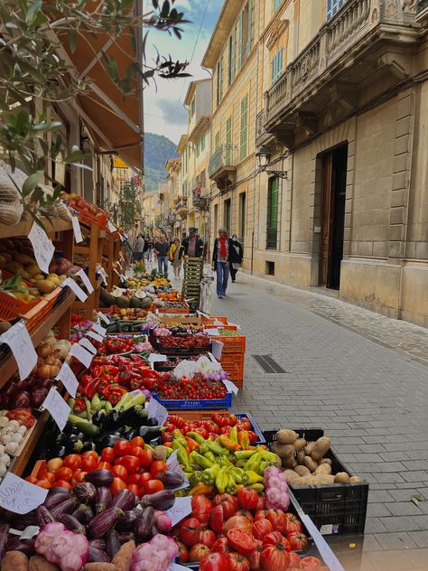 Fresh Summer Aesthetic, Spanish Lifestyle Aesthetic, Summer Spain Aesthetic, Food Spain, Spanish Market, Spanish Holiday Aesthetic, Spain Living, Spain Holiday, Spain Life Aesthetic