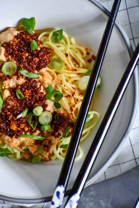 Vegetarian Dan Dan Noodles – The table of spice Dan Dan Noodles Recipe Vegetarian, Vegetarian Dan Dan Noodles, Indonesian Noodles, Noodles Vegetarian, Vegetarian Chinese Recipes, Vegetarian Noodles, Tofu Noodles, Tofu Marinade, Dan Dan Noodles