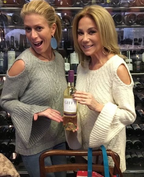 Kathie Lee Gifford on Instagram: “Wishing my darling friend @jillmartin the most fabulous birthday! Here’s to more adventures ahead. Love you, Jilly!” Kathy Lee Gifford Hairstyles, Kathie Lee Gifford, More Adventures, Famous Pictures, Fabulous Birthday, Love And Lust, My Darling, Aging Gracefully, Open Shoulder Tops