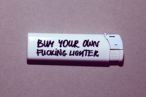 White Lighter, Foto Muro Collage, Rabastan Lestrange, Lighter Art, Rauch Fotografie, Marla Singer, Cool Lighters, Puff And Pass, Soft Grunge