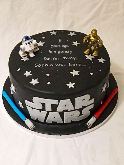 Star Wars Cake Decorations, Star Wars Cake Ideas, Star Wars Themed Birthday Party, Gateau Harry Potter, Star Wars Birthday Cake, 4de Verjaardag, Nursing Cake, Whiskey Cake, Cake Liner