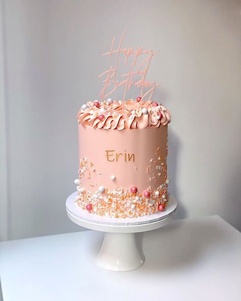 Cake Me Crazy®️ on Instagram: “Peaches and cream..what a dream.  . . Peach colour by @colour.mill Rose all day sprinkles by @fancysprinkles  Peach topper by…” Peach Colour Birthday Cake, Peach Color Cake Ideas, Peach Birthday Cake Ideas, Peach Colour Cake Designs, Peach Colored Cake, Peach Colour Cake, Peach Cake Decoration, Peach Color Cake, Peach Theme Cake