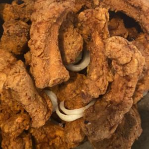 Deep Fried Pork Ribs Recipe, Fried Ribs Recipe, Fried Ribs, Fried Chicken Seasoning, Brined Chicken, Pork Rib Recipes, Bbq Food, Fried Beef, Ribs Recipe