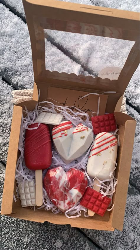 Box Dulces, Ideas San Valentín, Ideas San Valentin, Valentine Cake Pop, Diy Hot Chocolate, Valentines Treats, Cake Pop Decorating, Valentines Baking, Dessert Box