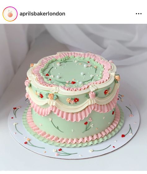 Wedding Cake Simple Elegant, Bolo Vintage, 15th Birthday Cakes, Vintage Birthday Cakes, Spring Instagram, Cake Day, Valentines Day Cakes, Pretty Dessert, Summer Cakes