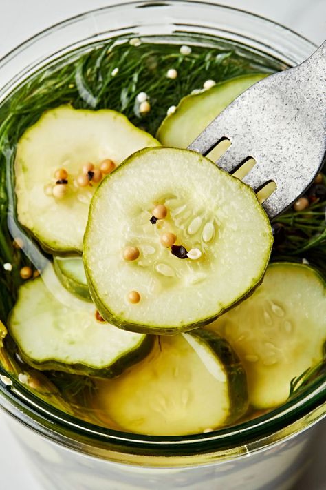 We’re putting a spin on the phrase “as cool as a cucumber” with these crunchy, tangy, homemade dill pickles. Pickles Homemade Easy, Easy Dill Pickles, Homemade Dill Pickles, Homemade Refrigerator Pickles, Making Dill Pickles, Pickles Homemade, Refrigerator Pickle Recipes, Homemade Pickles Dill, Pickle Recipes Homemade