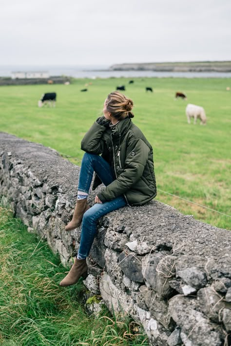 Ireland Road Trip: Wild Atlantic Way | The New England Guide Fall Travel Outfit, Ireland Road Trip, Spring Break Destinations, Ireland Fashion, Body Pump, Wild Atlantic Way, Ireland Trip, Country Fashion, Fall Travel