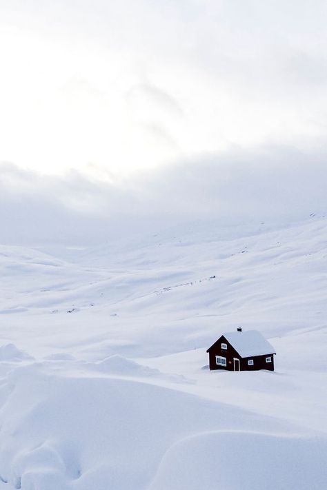 Norwegian Cabin, Cabin In The Snow, Norway Winter, Nordic Aesthetic, Ski Cabin, Snow House, Cabin Vacation, Visit Norway, Ski Holidays