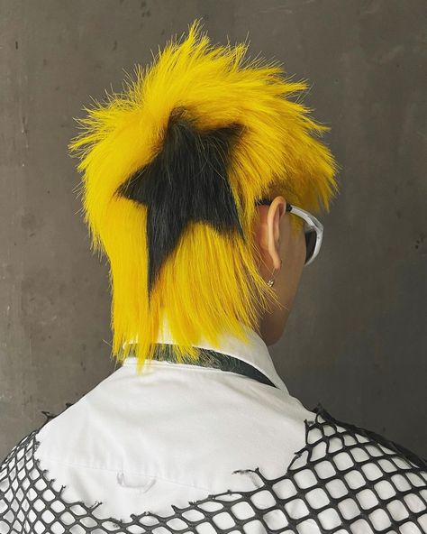 𝕽𝖆𝖐𝖚𝖙𝖔 / 楽人 on Instagram: "⭐︎star boy⭐︎" Short Dyed Hair, Hair Colour Design, Star Boy, Boy Hair, Dyed Hair Inspiration, Funky Hairstyles, Alternative Hair, Yellow Hair, Hair Reference