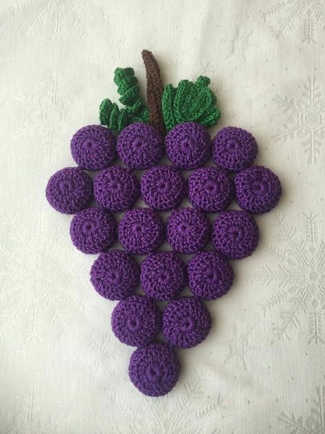 Crochet Grapes, Hot Pad Crochet, Crochet Trivet, Crochet Apple, Cap Crochet, Bookmark Pattern, Crochet Bookmark, Heart Blanket, Owl Hat