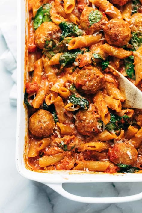 Baked Penne with Meatballs! No-boil, fail-proof, garlic-buttery, easy dreamy weeknight dinner. SO GOOD! #pasta #noboil #meatballs #casserole #bakedpasta #easydinner | pinchofyum.com Meatballs Casserole, Pasta Bake Recipes, Meatballs Pasta, Lindsay Ostrom, Chicken Meatball, Pantry Recipes, Baked Penne, Meatball Pasta, Meatballs Recipe