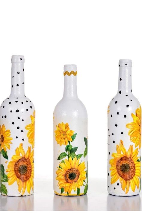 Wine Glass Painting, Painted Glass Bottles, Hand Painted Bottles, Glass Bottle Diy, Glass Painting Designs, Diy Glass Bottle Crafts, Wine Glass Crafts, Wine Glass Art, Wine Bottle Art