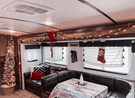 Witchy Rv, Rv Christmas Decorations, Trailer Home Ideas, Trailer Park Pretty, Winter House Decor, Christmas Rv, Rv Christmas, Rv Decor Ideas, Decorating Your Rv