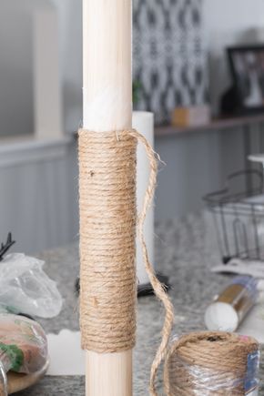 Learn how to make a cat scratching post! This chic DIY cat scratcher uses sisal rope and a few other materials to make a beautiful scratcher for your kitty. #catscratchingpost #diycatpost Diy Sisal Cat Scratcher, Diy Cat Post, Diy Cat Shelf, Cattery Ideas, Diy Cat Scratching Post, Diy Cat Scratcher, Diy Cat Tower, Katt Diy, Cat Scratcher Post