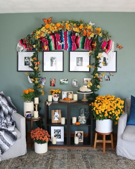 A modern Day of the Dead DIY to celebrate Hispanic heritage. Dia De Los Muertos honors life and celebrates those who have passed. Mexican Altar Ideas, November Magic, Friday Kahlo, Day Of The Dead Diy, Easy Home Diy, Dia De Los Muertos Decorations Ideas, Mexican House, Family Altar, Mexican Kitchen Decor