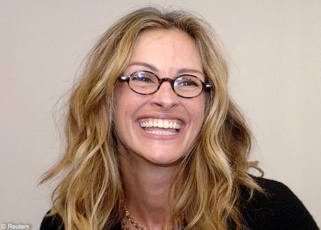 celebrities in glasses images | Designer frames and celebrities in specs make wearing glasses cool at ... Glasses Celebrities, Celebrity Eyeglasses, Celebrities With Glasses, Eric Roberts, Jenny Mccarthy, Designer Frames, Cool Glasses, Round Frames, Dirty Blonde