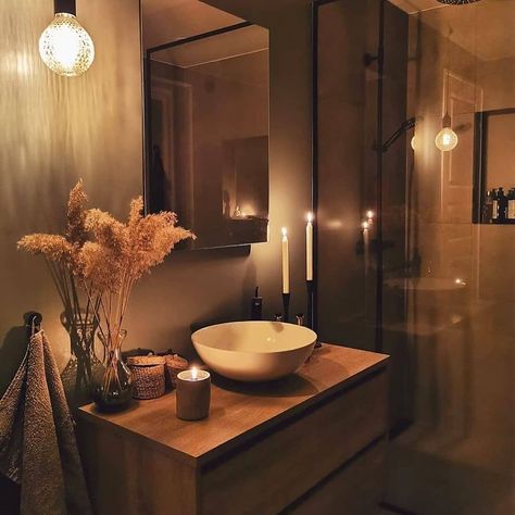 HOUSE ▪️INTERIOR ▪️DECOR on Instagram: “🤔What do you think of this beautiful Bathroom! Follow @interiorofinsta for more. #interiorofinsta - Photo courtesy: @frk_furu⁣ Location:…” Room Candles, Lights Bathroom, Dim Light, Diy Apartment Decor, Candle Room, Dim Lighting, Décor Diy, House Interior Decor, Beautiful Bathrooms