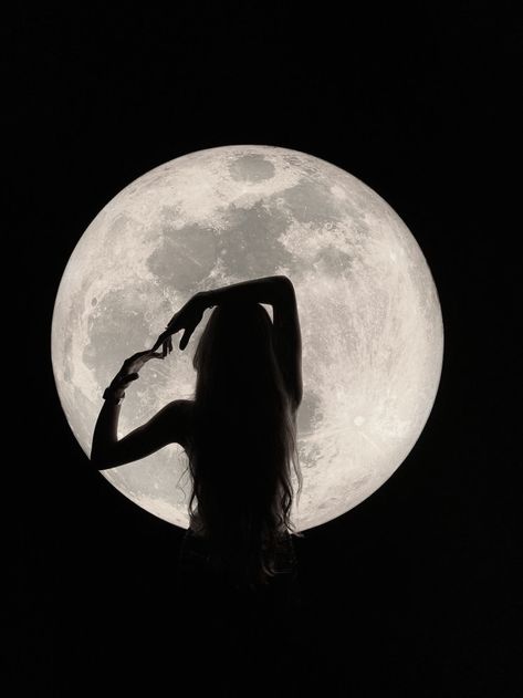 Goddess Aesthetic, Art Basics, Peace Illustration, Dark Feminine Aesthetic, Beautiful Dark Art, Witch Aesthetic, Cute Wallpaper For Phone, Moon Art, Black Aesthetic