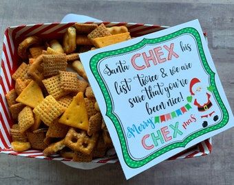 Chex Mix Christmas, Muddy Buddy, Winter Printables, Santa Ideas, Christmas Snack, Christmas Neighbor, Inexpensive Christmas, Neighbor Christmas Gifts, Money Gifts