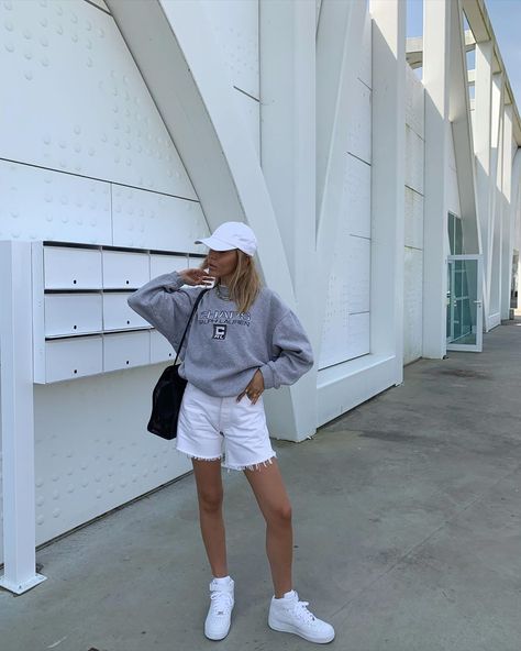 SOFIA COELHO (@sofiamcoelho) posted on Instagram • Jun 8, 2020 at 11:20am UTC Neue Outfits, Looks Street Style, Rory Gilmore, 가을 패션, Mode Vintage, Summer Fits, Looks Vintage, Fit Check