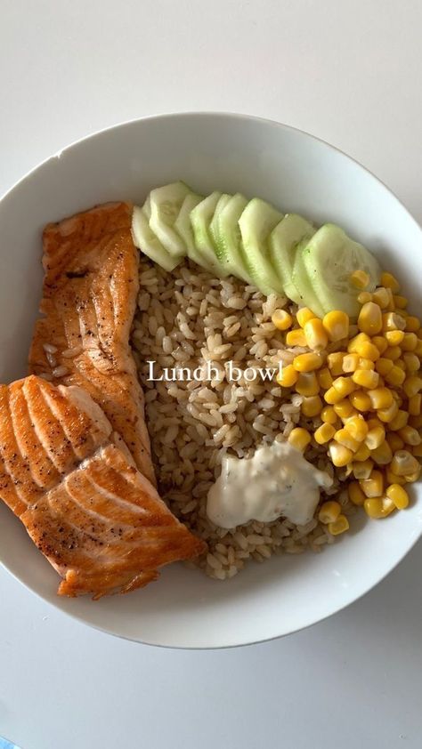 Healthy Balanced Lunch, Balanced Lunch, Healthy Eating Inspiration, Simple Family Meals, 100 Calorie Snacks, Enjoy Your Meal, Balanced Breakfast, Healthy Food Inspiration, Lunch Bowl