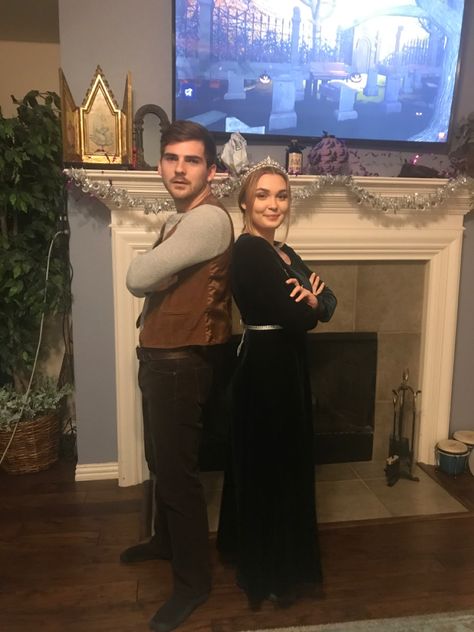 Human Shrek Costume, Human Shrek And Fiona Costume, Shrek And Fiona Costume, Fiona Costume, Shrek Costume, Shrek, Couple Halloween, Couple Halloween Costumes, Couples Costumes