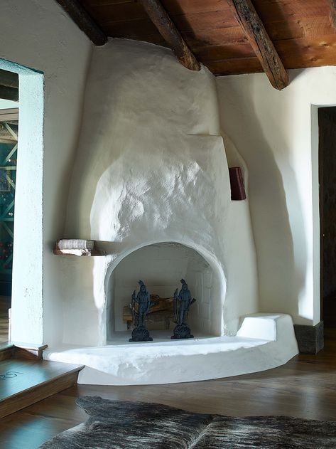 Cob House Fireplace, Cob Fireplace Indoor, Cob House Living Room, Adobe Fireplace Outdoor, Istrian Stone House Interior, Cobb Homes, Hearth Design, Kiva Fireplace, Living Room Design Ideas