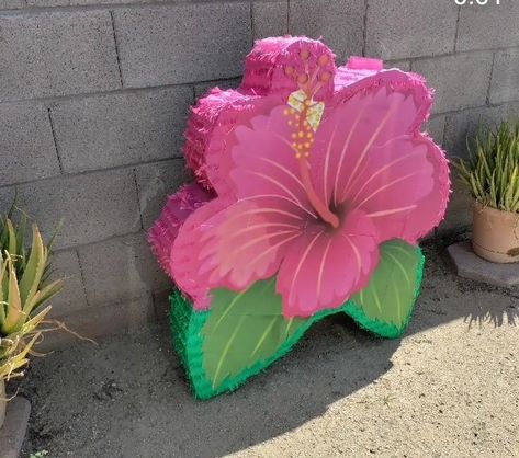 Tropical Pinata, Hawaiian Pinata, Hawaiian Piñata, Flower Pinata, Hawaii Birthday Party, Tropical Birthday Cake, Homemade Pinata, Moana Theme Birthday, 18th Birthday Party Themes