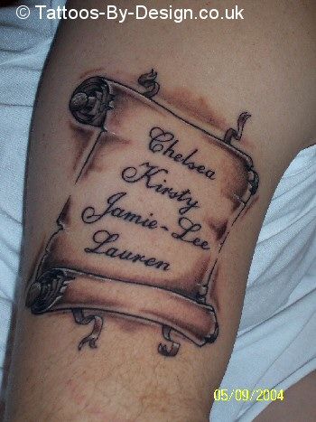 Tattoo Kids Names, Tattoos For Childrens Names, Rip Tattoos For Dad, Daughters Name Tattoo, Scroll Tattoos, Tattoo Kids, Name Tattoos For Moms, Kids Tattoo