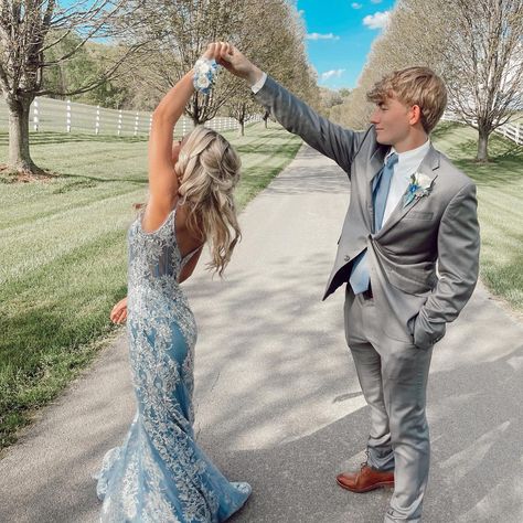 Light Blue Prom Dress Couple Pictures, Light Blue Suit Prom, Light Blue Prom Couple Outfits, Double Date Prom Pictures, Baby Blue Prom Couple, Light Blue Prom Dress Couple, Light Blue Prom Couple, Blue Prom Dress Couple, Blue Prom Couple