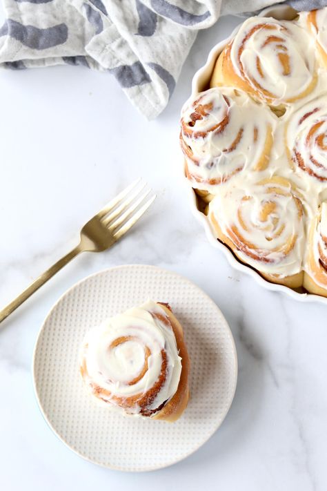 Homemade Cinnamon Roll Recipe, Best Homemade Cinnamon Rolls, Homemade Cinnamon Roll, Cinnabon Cinnamon Rolls, Amazing Food Photography, Cinnamon Roll Recipe Homemade, Cinnamon Roll Recipe, Cinnamon Roll Dough, Homemade Cinnamon Rolls