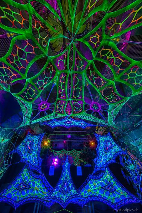 Festival decor #psytrance Psytrance Festival, Psytrance Clothing, Neon Party Decorations, Burning Man Art, Electric Forest, Trance Music, Neon Decor, Photo To Cartoon, Psy Art