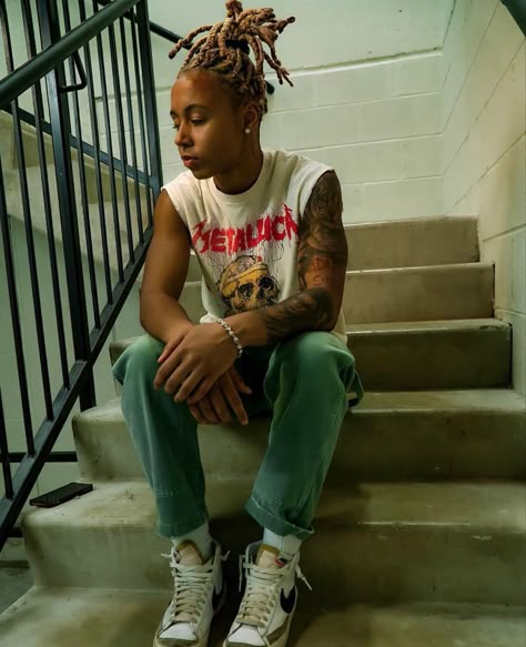 Stem Black Lesbian Style, Summer Outfits Masc Women, Stud Aesthetic Outfits, Black Masc Women Aesthetic, Stemme Lesbian Style, Tomboy Club Outfit, Black Masc Lesbian Outfits, Soft Stud Lesbian Outfit, Black Masc Women Outfits