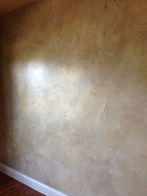 Venetian plaster walls Faux Finishes For Walls, Faux Painting Walls, Venetian Plaster Walls, Faux Walls, Polished Plaster, Wall Painting Techniques, Painting Walls, Faux Painting, Venetian Plaster