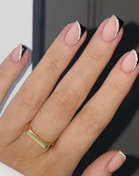 Nail Ideas Short Black, Short Black Nail Ideas, Nail Ideas Short, Cute Black Nails, Black Nails Short, Black Nail Ideas, Winter Outfits 2024, Ombre Nail Art Designs, Silver Glitter Nails