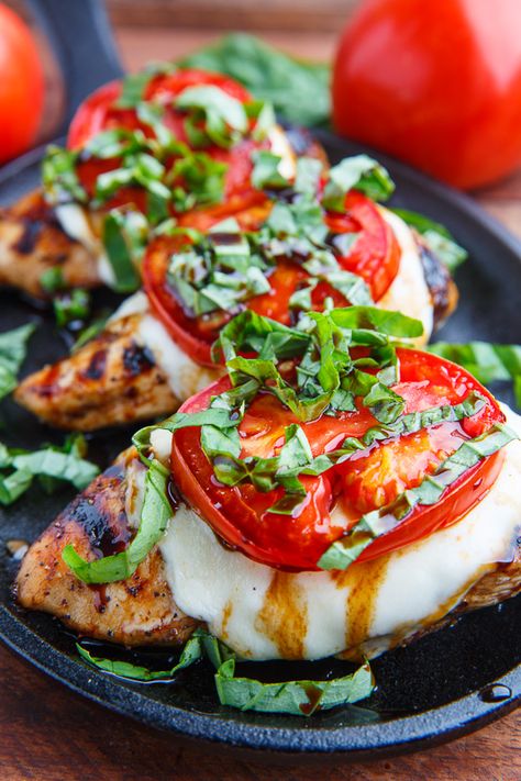 Caprese Balsamic Grilled Chicken Grilled Balsamic Chicken, Chicken Caprese Recipe, Chicken Caprese, Caprese Chicken, Resep Diet, Grilled Chicken Recipes, Good Eat, Think Food, Recipes To Make