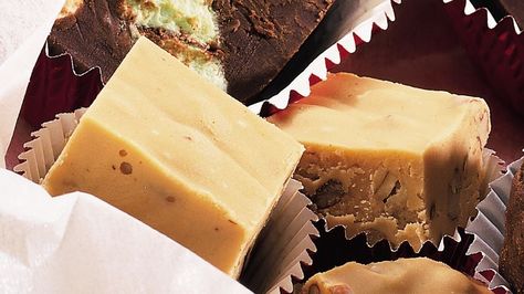 These nutty butterscotch chips and rum candies are perfect for an anytime dessert. Rum Fudge Recipe, Rum Fudge, Best Easy Fudge Recipe, Butterbeer Fudge, Butterscotch Fudge, Butter Rum, Rum Extract, Buttered Rum, Fudge Ingredients