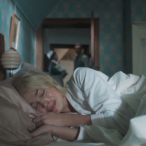 Margot Robbie Goodbye Christopher Robin, Margot Robbie Style, Christopher Robin, Margot Robbie, Instagram Photos, Feelings, Celebrities, Instagram