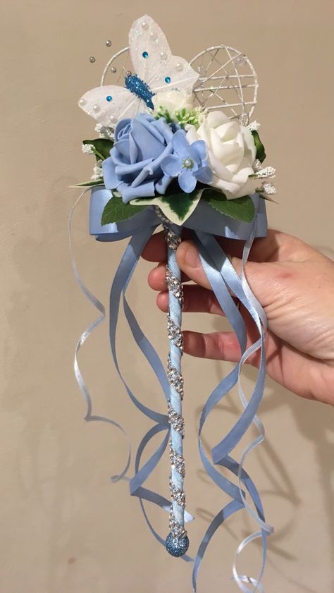 Flower Girl Wands Wedding, Flower Wand, Wedding Pen, Flower Girl Wand, Flower Girl Bouquet, Ivory Flower Girl, Creative Flower Arrangements, Ivory Flower, Prom Flowers