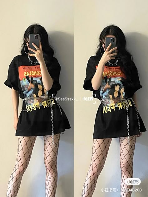 Goth Oversized Shirt Outfit, Oversized T Shirt Outfit Women, Rock Tshirt Outfit, Therapy Outfits, Estilo Edgy, Shorts And Tshirt Outfits, Birthday Y2k, Artsy Streetwear, Rock Star Girlfriend