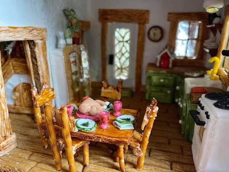 Gingerbread House Furniture, Thanksgiving Desserts Cookies, Gingerbread Inspiration, Gingerbread House Recipe, House Cookies, Contest Ideas, Gingerbread House Parties, Gingerbread House Designs, Desserts Cookies