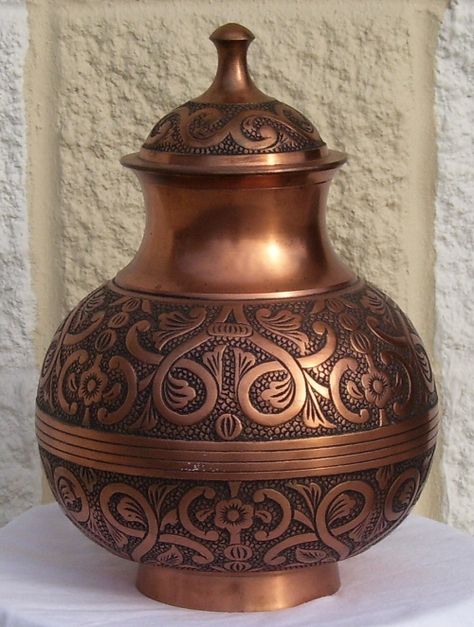 copper vessel Antique Vessels, Metal Vessel, Copper Work, Copper Vessel, Copper Crafts, Copper Decor, Copper Design, Copper Kettle, Bright Copper