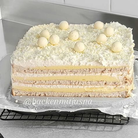 Vocne Torte Recepti, Brze Torte, Finger Food Desserts, Kiflice Recipe, Torte Recepti, Cake Recepies, Torte Recipe, Kolaci I Torte, Serbian Recipes