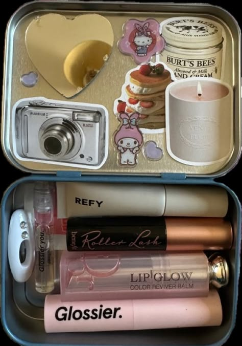 Wallet Inspiration, Mint Tin Crafts, Benefit Roller Lash, Super Cool Stuff, Altoids Tins, New Things To Try, Glossier You, Mint Tins, Handbag Essentials