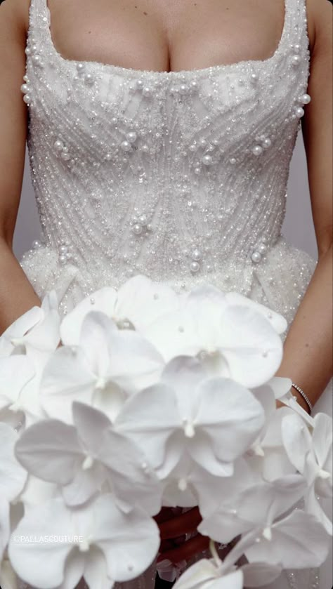 Pearlescent Wedding Dress, La Perle Wedding Dresses, Vera Wang Wedding Dress 2023, Wedding Dress Trends 2025, Pearl Embellished Wedding Dress, Long Sleeve Pearl Wedding Dress, Wedding Dress With Pearl Details, Pearl Wedding Dress Beaded, Corset Wedding Dress Vintage