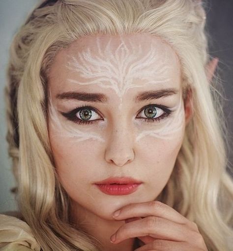 Tribal elven makeup idea. Elven Makeup, Elf Make Up, Fantasy Make-up, Elf Cosplay, White Makeup, Elf Costume, Fairy Makeup, Elf Makeup, Fx Makeup