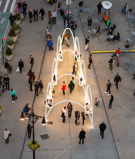 ‘Flatiron Sky-Line’, the first large public installation from New York-based architects studio LOT, has opened in Flatiron Plaza. The structure is made of colliding arches, which are studded with LED lights and hung with hammocks. Now opened, the insta... Installation Interactive, Led Light Installation, Photo Zone, Public Space Design, City At Night, Bench Diy, Urban Lighting, Public Realm, Interactive Installation